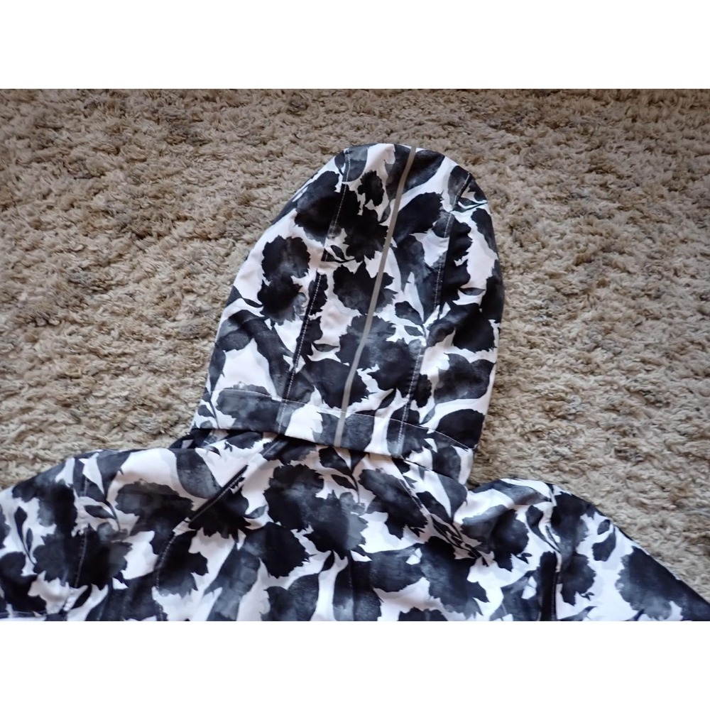 Obermeyer Ski Jacket Women Size 4 Black White Excellent Floral Hooded Winter - Picture 8 of 14
